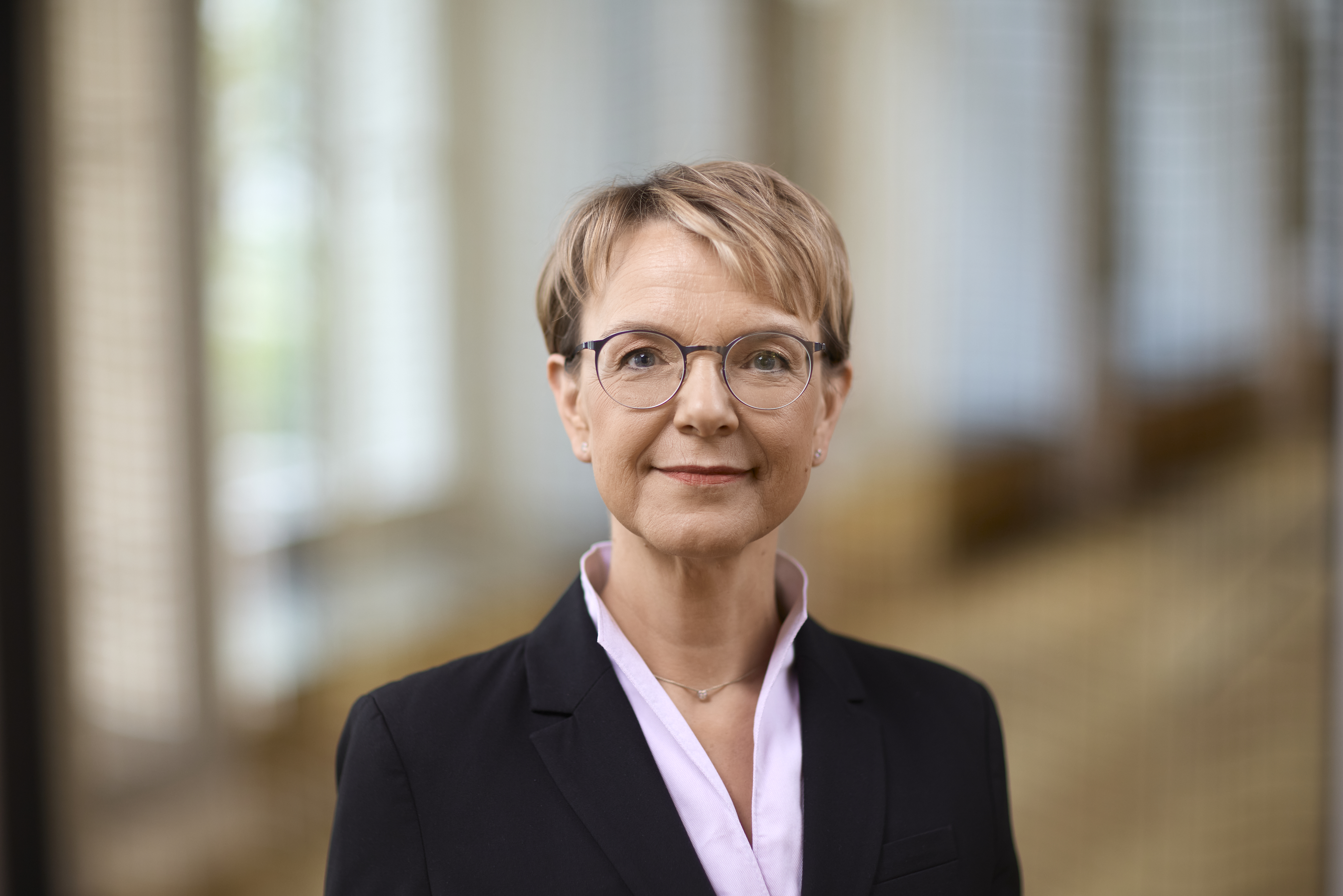 Portraitfoto im Querformat von Stin Katja Kohfeld