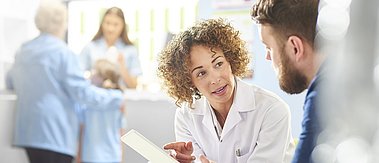 Mit neuen Kommunikationskonzepten Klinikbeschäftigte befähigen, Patientinnen und Patienten gesundheitsrelevante Informationen verständlich zu vermitteln.