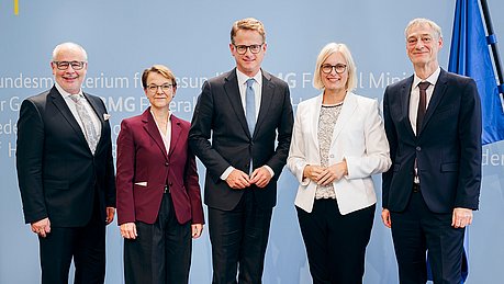 Bundesgesundheitsminister Dr. Carsten Linnemann mit seinen (Parlemantarischen) Staatssekretären