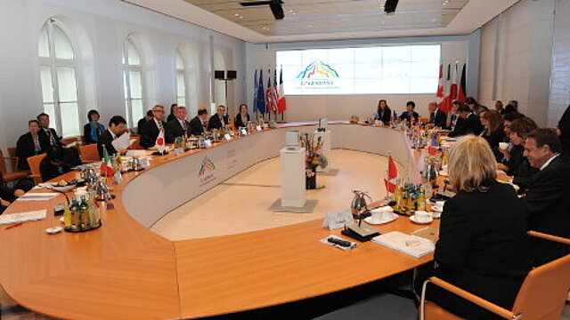 Foto: Konferenztisch des G7-Gesundheitsministertreffens 
