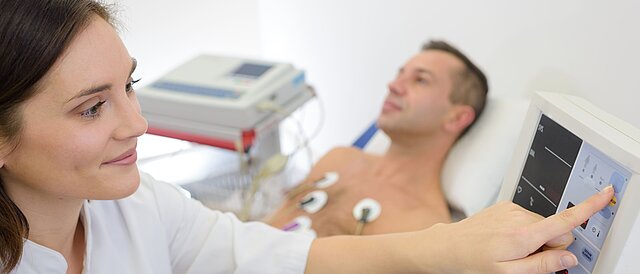 Ärztin und Patient - Teleneurologische Angebote für TherapeutInnen in Nordostdeutschland (TATheN)