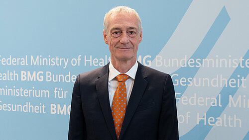 Portraitfoto im Querformat von St Christian Luft