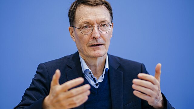 Bundesgesundheitsminister Prof. Karl Lauterbach im Gespräch