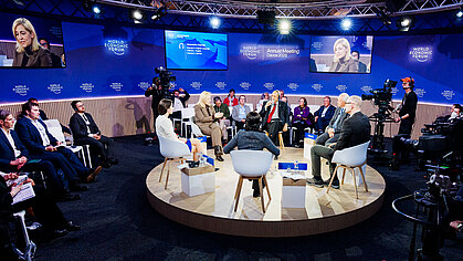 Bundesgesundheitsministerin Nina Warken spricht beim World Economic Forum in Davos