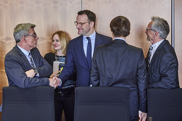 Bundesgesundheitsminister Jens Spahn im Gespräch