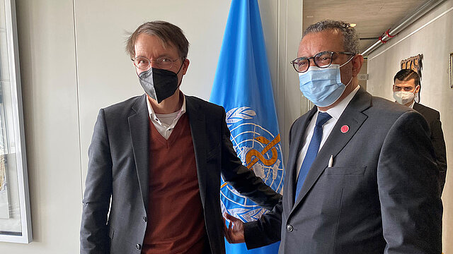 Bundesgesundheitsminister Prof. Karl Lauterbach und WHO-Direktor Tedros