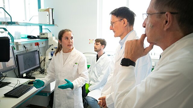 Besuch von Herrn Bundesminister für Gesundheit Prof. Dr. Karl Lauterbach beim Paul-Ehrlich-Institut