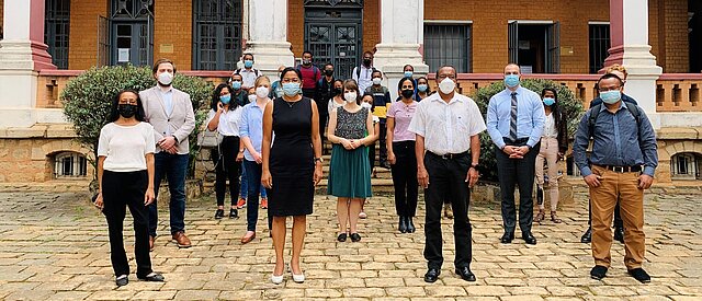 Projektleitung: Projektkonsortium vor dem Malagasy National Public Health Institute