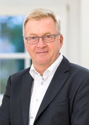 Portraitbild vom Bevollmächtigten der Bundesregierung für Pflege Andreas Westerfellhaus im Hochformat (Bildquelle: © Kai Abresch Photography) Portraitbild vom Bevollmächtigten der Bundesregierung für Pflege Andreas Westerfellhaus im Hochformat