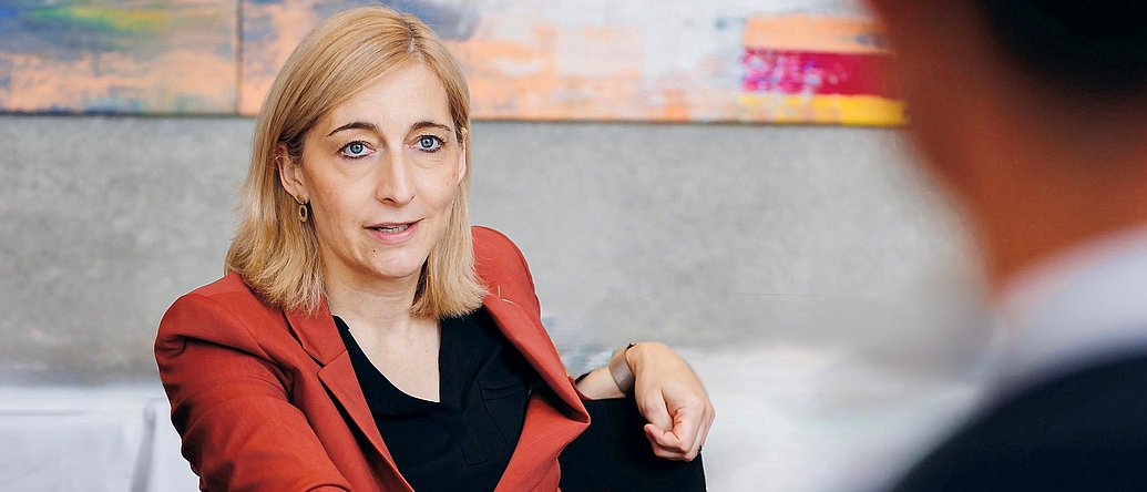 Bundesgesundheitsministerin Nina Warken im Gespräch
