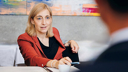 Bundesgesundheitsministerin Nina Warken im Gespräch