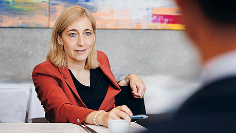 Bundesgesundheitsministerin Nina Warken im Gespräch