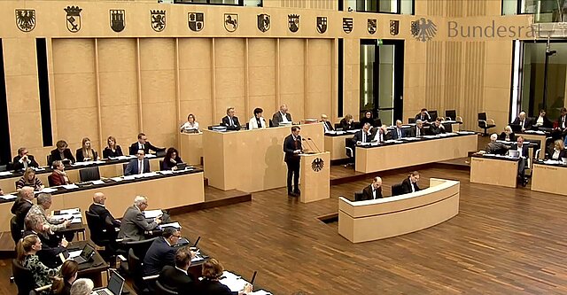 Bundesgesundheitsminister Prof. Karl Lauterbach spricht im Bundesrat