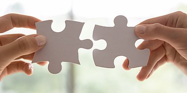 Zwei Puzzleteile: Erprobung und Evaluation des in den Niederlanden entwickelten ‚Living Lab Ansatzes‘ im Kontext der pflegerischen Versorgung von Menschen mit Demenz in Deutschland