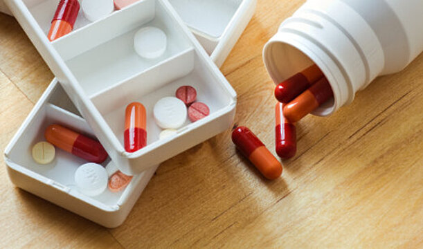 Foto: Diverse Pillen und Tabletten