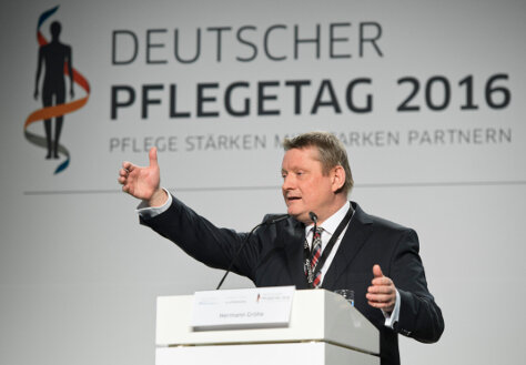 Minister Gröhe bei seiner Rede