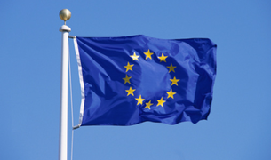 Foto: Die Flagge der Europäischen Kommission