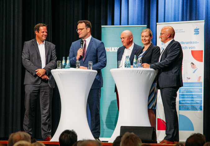 Bundesgesundheitsminister Jens Spahn im Dialog mit Bürgern in Markleeberg
