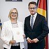 Bundesgesundheitsminister Dr. Carsten Linnemann mit seiner Parlamentarischen Staatssekretärin Dr. Christiane Schenderlein