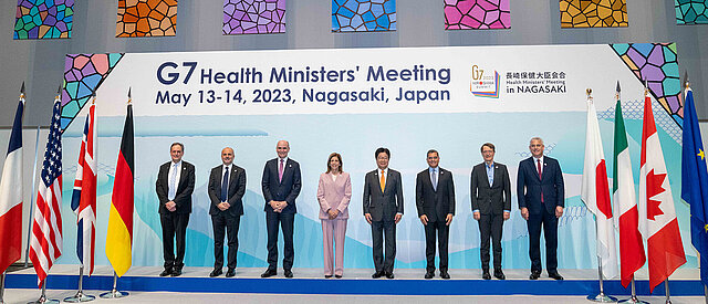 Gruppenfoto mit den G7-Gesundheitsministern und EU Kommissarin für Gesundheit Stella Kyriakides in Japan 2023