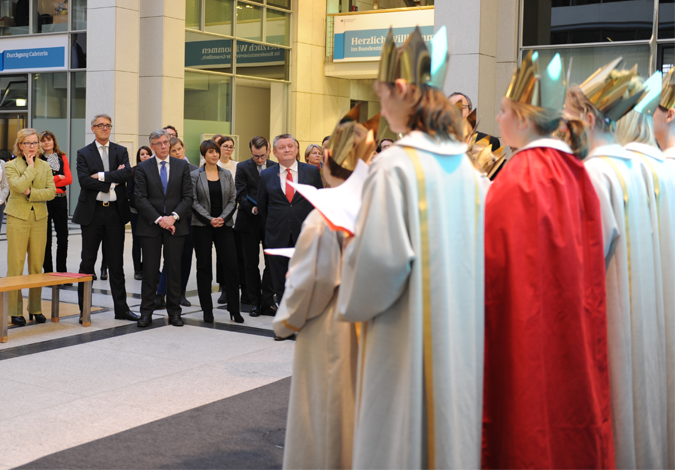 Die Sternsinger zu Besuch im Bundesgesundheitsministerium