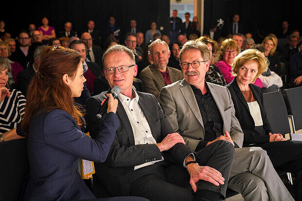 Jens Spahn bei einer Diskussion mit Bürgerinnen und Bürgern