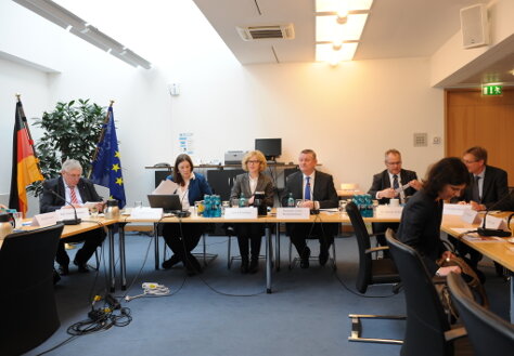 Foto: Der Minister bei seiner Eröffnungsrede des Beirates zur Einführung des neuen Pflegebedürftigkeitsbegriffs
