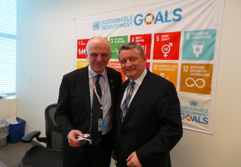 Foto: Der UN-Ebola-Beauftragte Dr. David Nabarro mit Bundesgesundheitsminister Hermann Gröhe