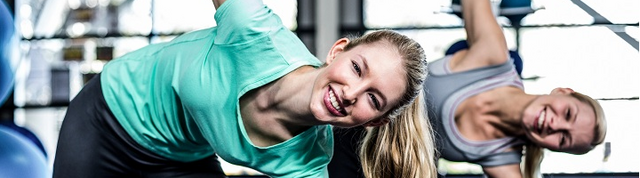 Foto: Zwei Frauen betreiben Sport