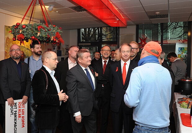 Bundesgesundheitsminister Hermann Gröhe im Cafe