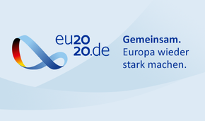 Logo der deutschen EU-Ratspräsidentschaft mit Motto auf hellblauem Hintergrund
