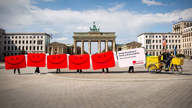 Sozialwahl Pressebild mit Brandenburger Tor im Hintergrund