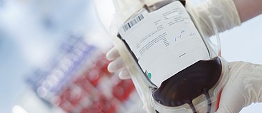 AutoPiLoT steht für automatisierte und patientenindividuelle Blutproduktezuordnung und smartes Logistikmanagement in der Transfusionsmedizin.