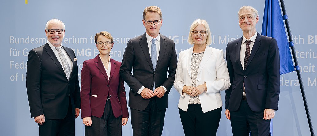 Bundesgesundheitsminister Dr. Carsten Linnemann mit seinen (Parlemantarischen) Staatssekretären