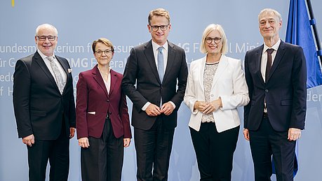 Bundesgesundheitsminister Dr. Carsten Linnemann mit seinen (Parlemantarischen) Staatssekretären