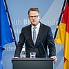 Bundesgesundheitsminister Dr. Carsten Linnemann spricht bei der Amtsübergabe im BMG