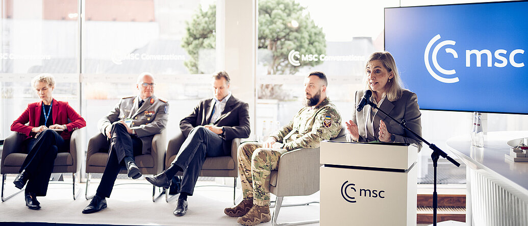 Bundesgesundheitsministerin Nina Warken spricht auf der Münchener Sicherheitskonferenz