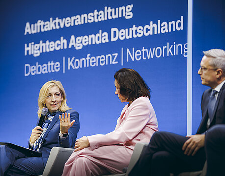 Bundesgesundheitsministerin Nina Warken spricht bei der Auftaktveranstaltung Hightech Agenda Deutschland