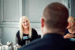 Natascha Möller im Gespräch mit Bundesgesundheitsminister Jens Spahn (Bildquelle: BMG) Natascha Möller im Gespräch mit Bundesgesundheitsminister Jens Spahn