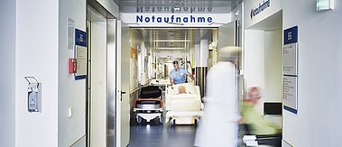 Notaufnahme: Entwicklung eines Spracherkennungssystems zur Kommunikationsunterstützung in der Extremsituation Polytraumaversorgung 