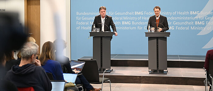 Pressekonferenz von Bundesgesundheitsminister Prof. Karl Lauterbach und dem baden-württembergischen Gesundheitsminister Manne Lucha