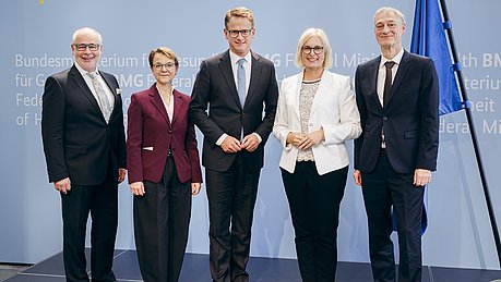Bundesgesundheitsminister Dr. Carsten Linnemann mit seinen (Parlemantarischen) Staatssekretären