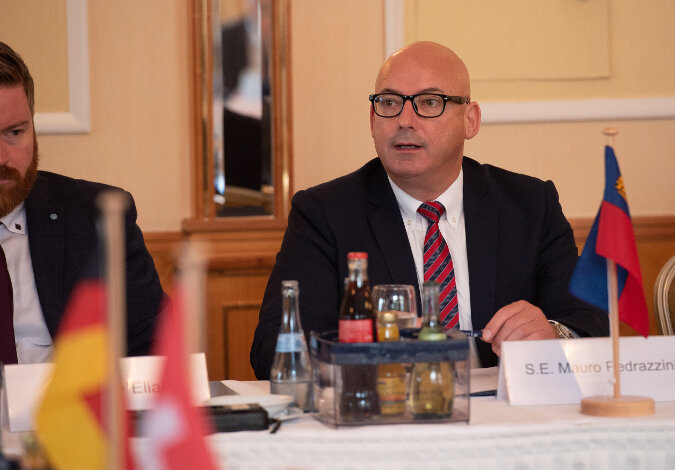 Regierungsrat Mauro Pedrazzini vom Fürstentum Liechtenstein spricht beim 6. Gesundheitsquintett